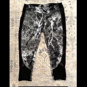 Avia branching pattern leggings